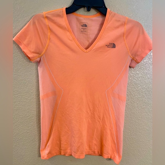 The North Face VaporWick Melon Orange V Neck Tee Size Small - Picture 1 of 8